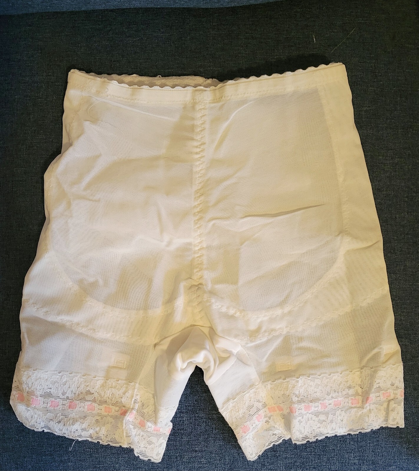 Vtg 60s Sculptress Short Panty Girdle Clips Petite Sz 0 White 24″ Boudoir PinUp