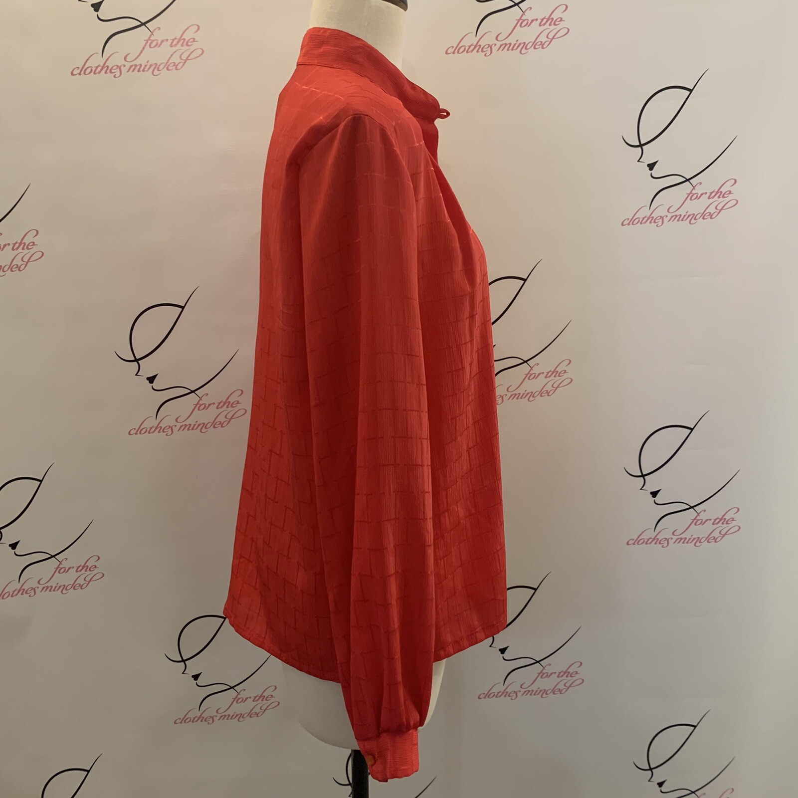 Vintage Judy Bond. Size 10. Stand-up collar. Long Sleeve. Button Front. B24