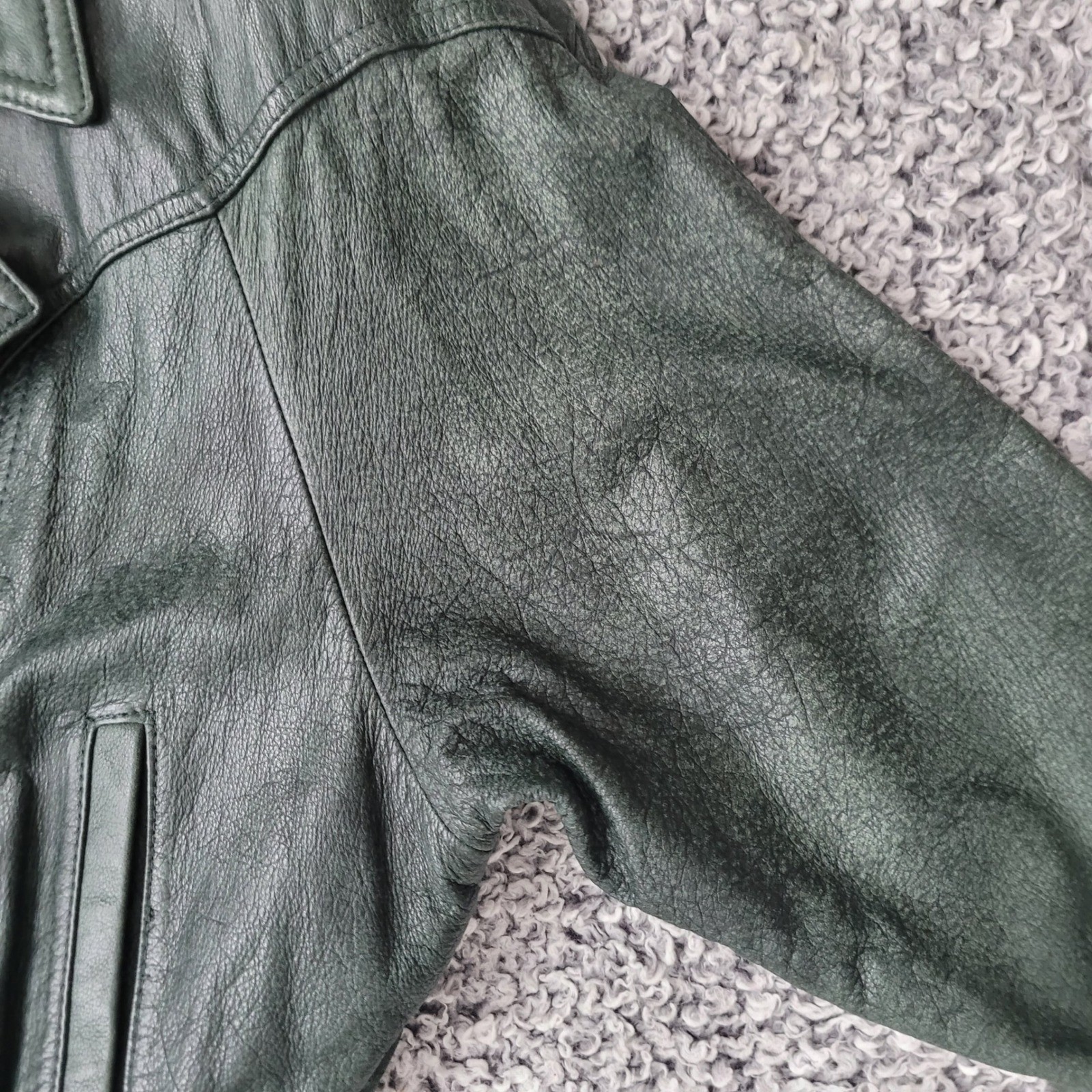 Vintage Adventure Bound Wilson’s dark green leather bomber jacket thinsulate