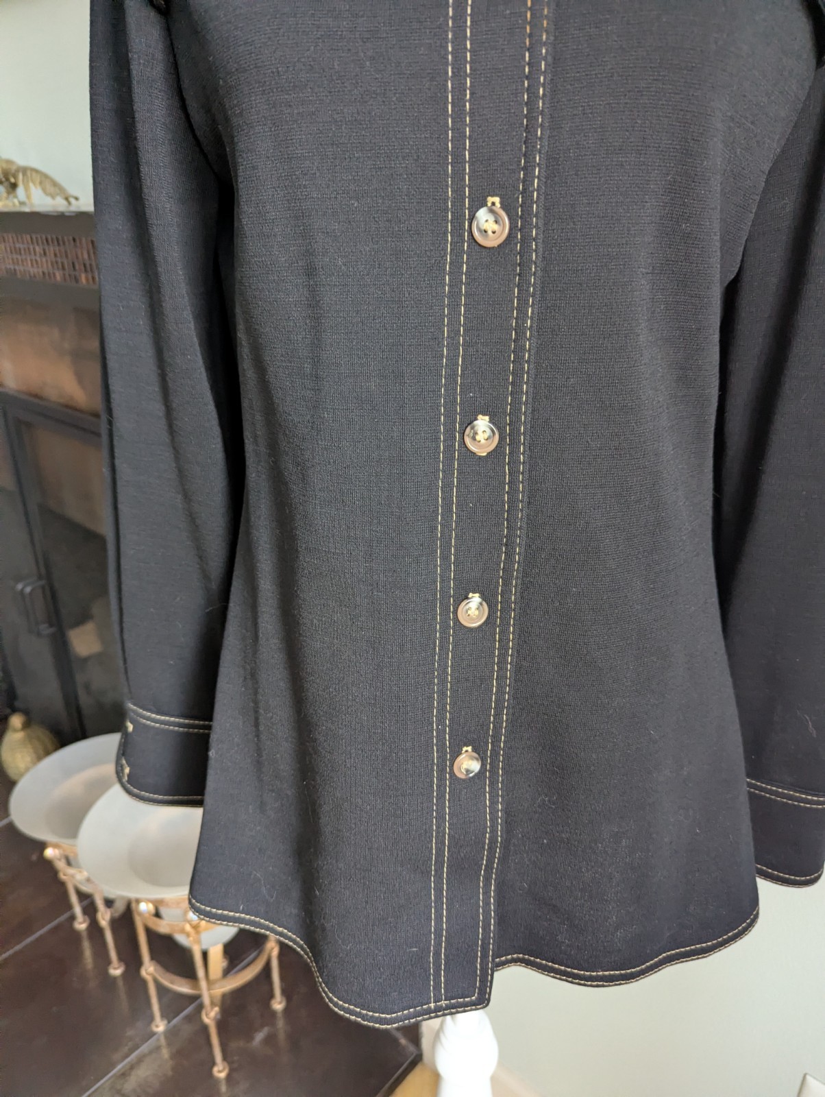 Vintage 70s Women’s S/M Pointed Collar Wool Blend Long Sleeve Black Shirt 188