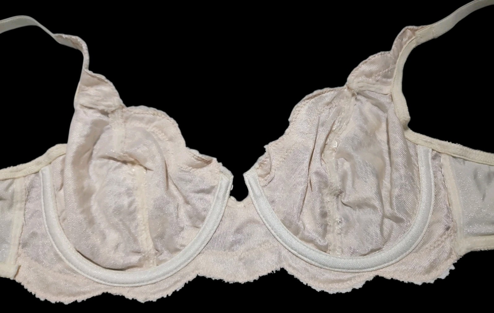 VTG 90s Victorias Secret Gold Label Romantic Lace Ivory Underwire Bra 1920A 36C