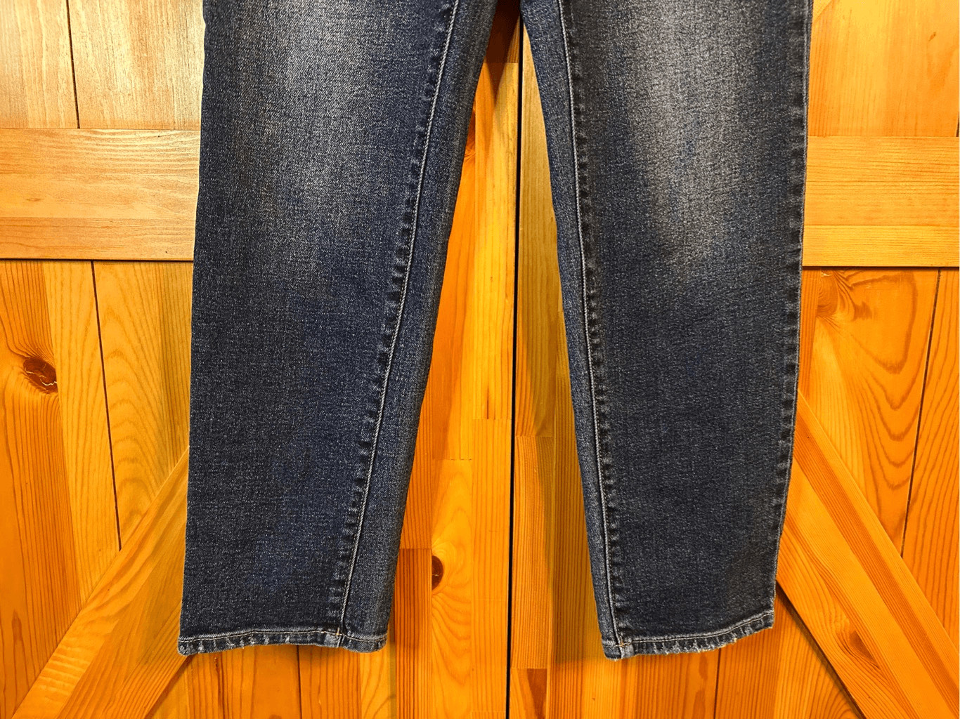 Maurices Jeans Women’s Size 4R Blue Stretch Denim Distressed High Rise (4673)