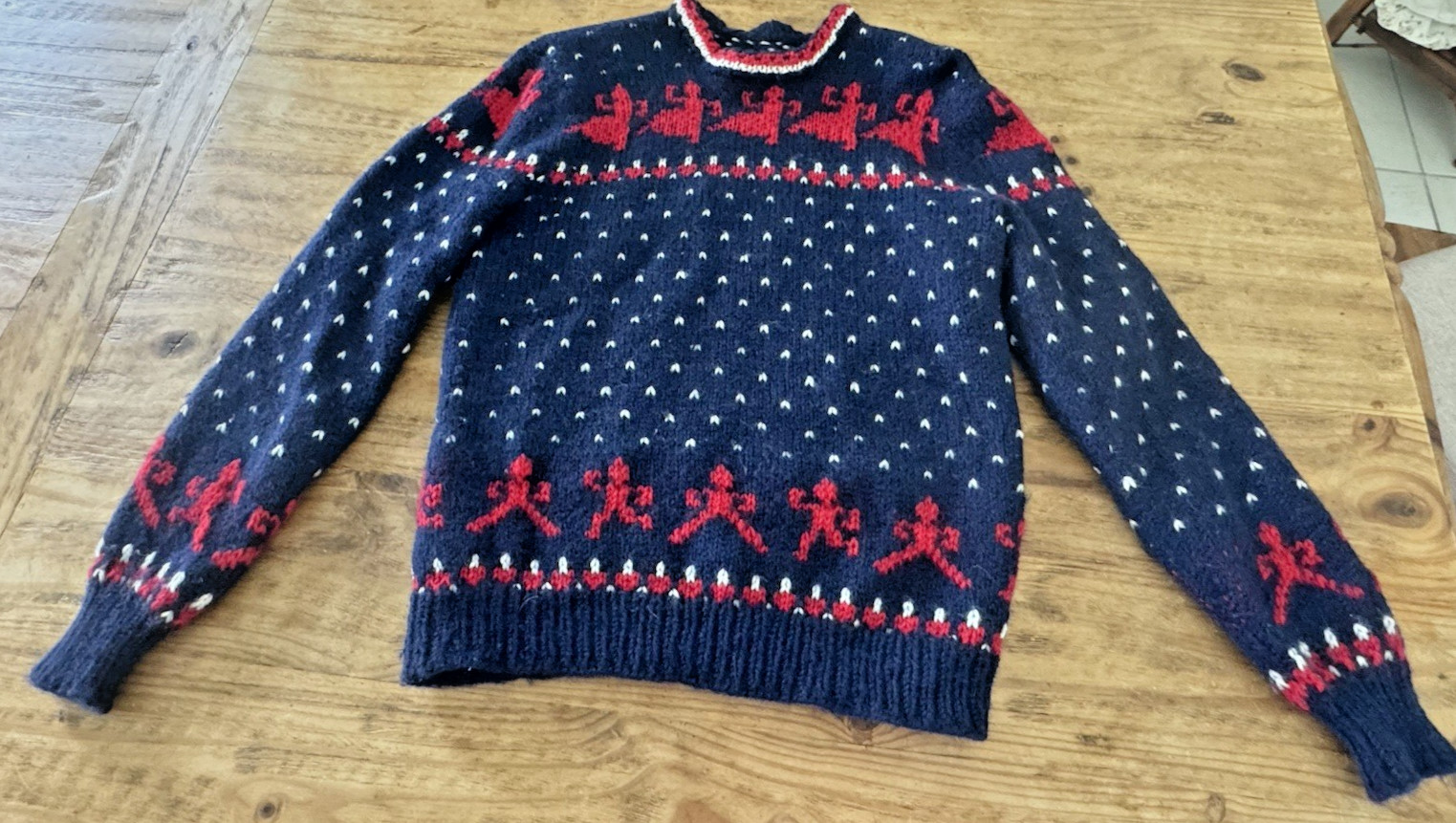 Vintage Norwegian Hand Knit 100% Wool Navy Red Pullover Sweater Sz S