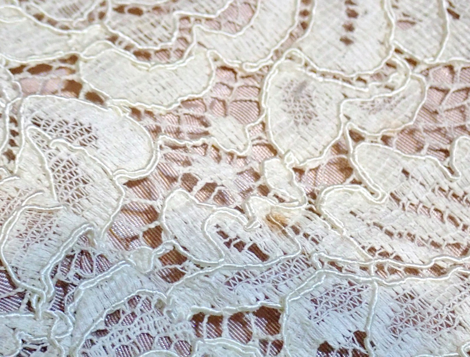 Vtg 1960s French Style Alencon Lace Sheath Cocktail Dress M Regal Zip Salmon Bow