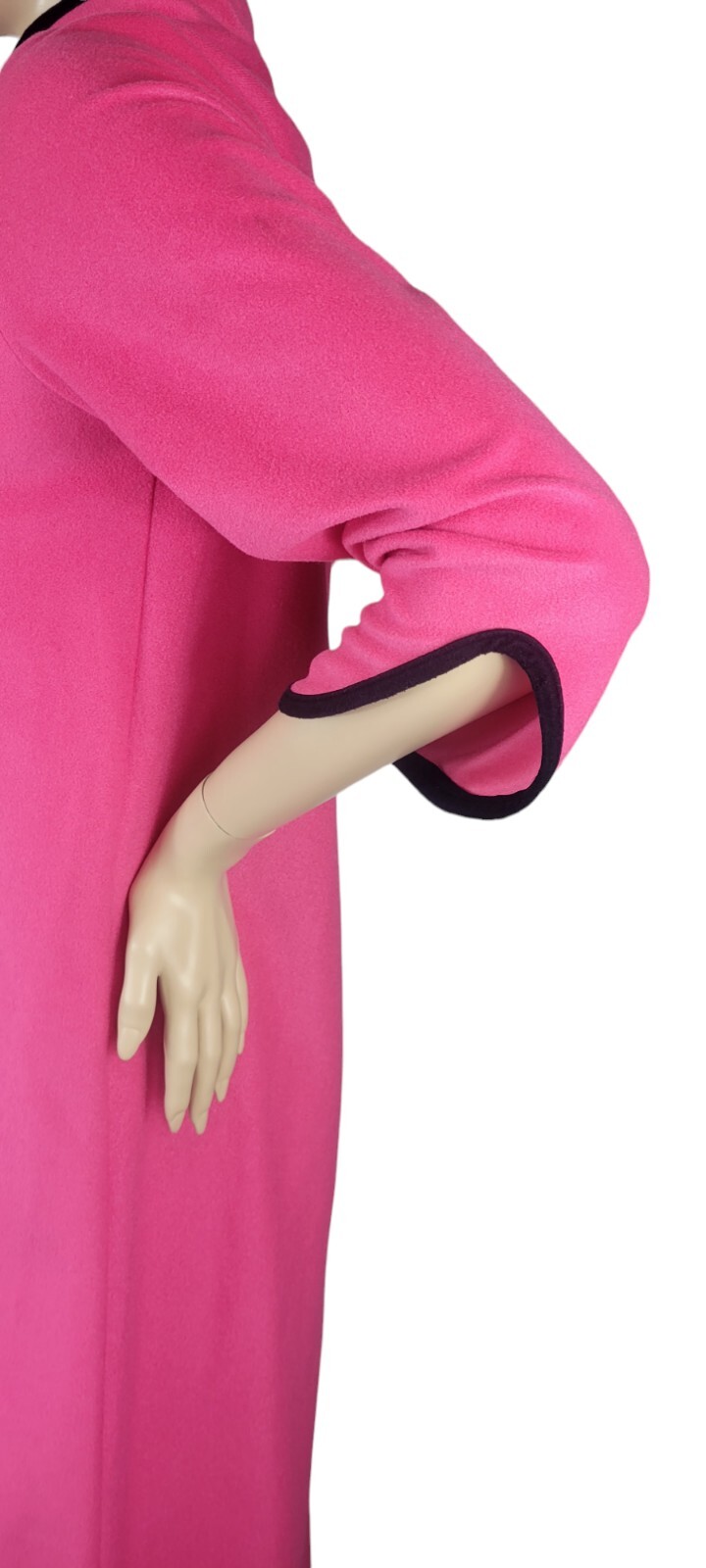 Vintage Madison Avenue by Plaza 9 Pink & Black Asian Motif Zip Robe Medallion