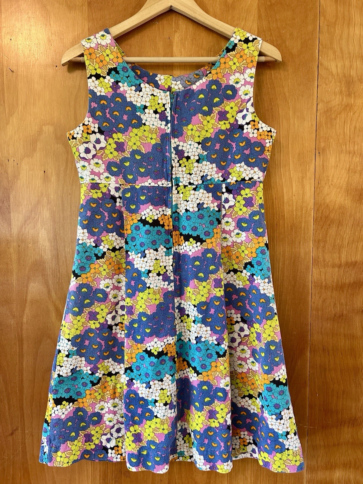 Vintage Hawaiian Dress 100% Cotton Made In Hawaii Floral Double Pleated Back