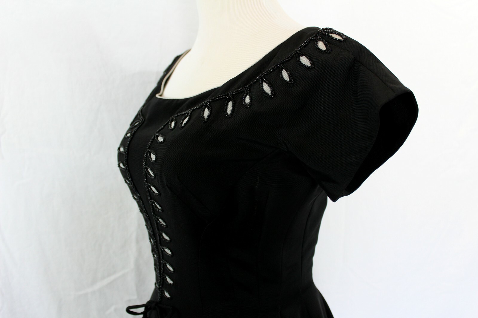 Vintage 1950 Carlye Woman’s Black Fitted Full Circle Dress Embellished Bodice Sm
