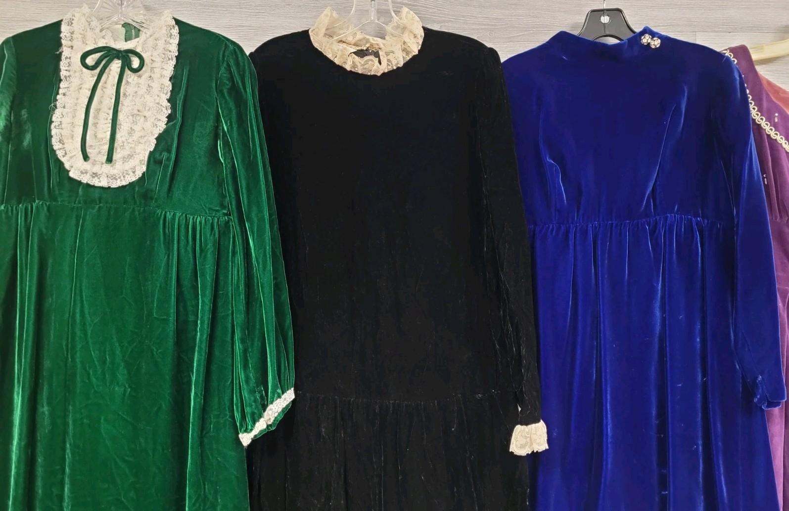 WOMENS LOT OF 24 VINTAGE VELVET DRESSES 40s 50s 60s 70s LACE RUFFLES MINI MAXI