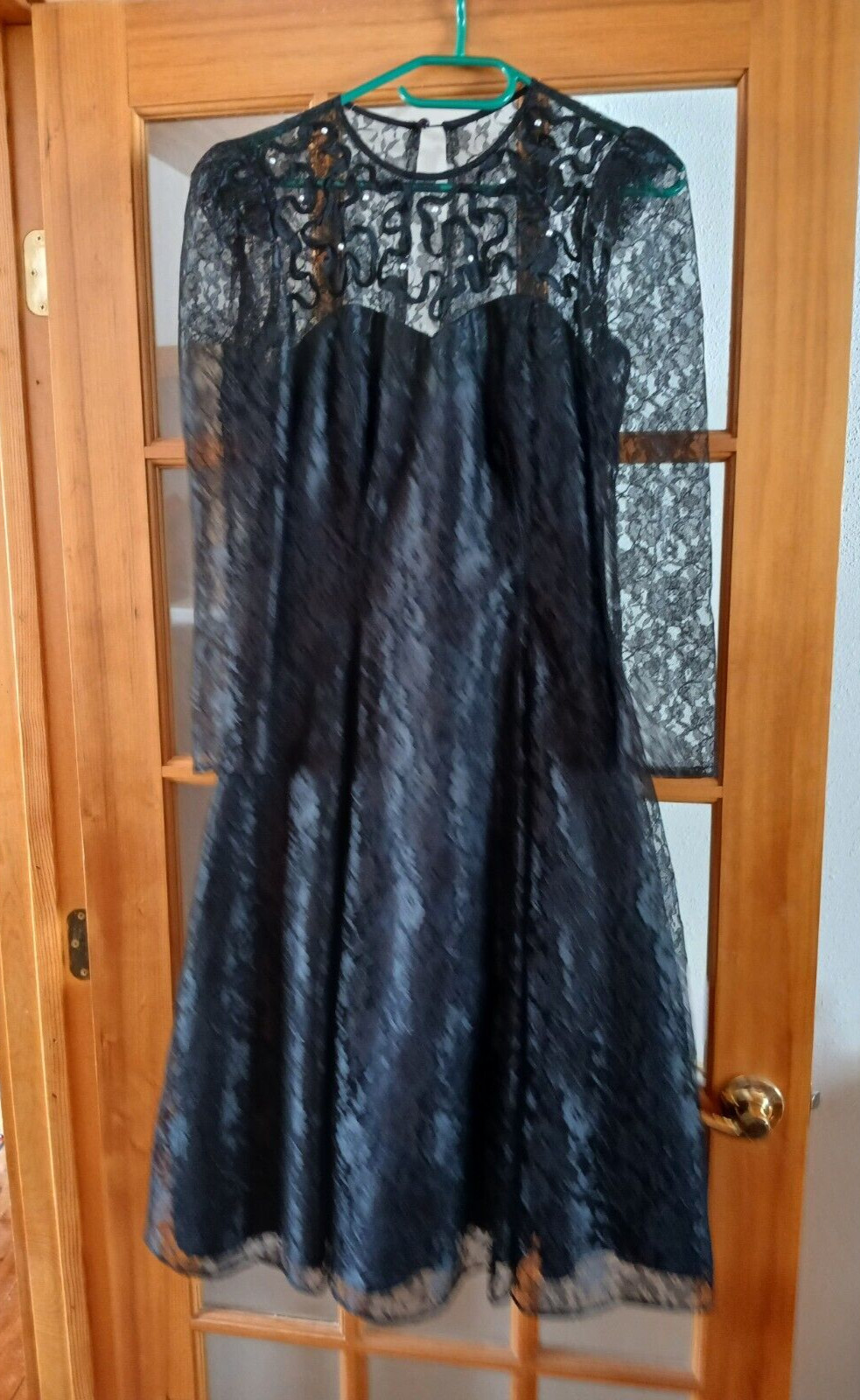 VINTAGE MEMORIES CHANTILLY LACE DRESS W/ CRINOLINE AND BEAD RIBBON TRIM SZ S/M