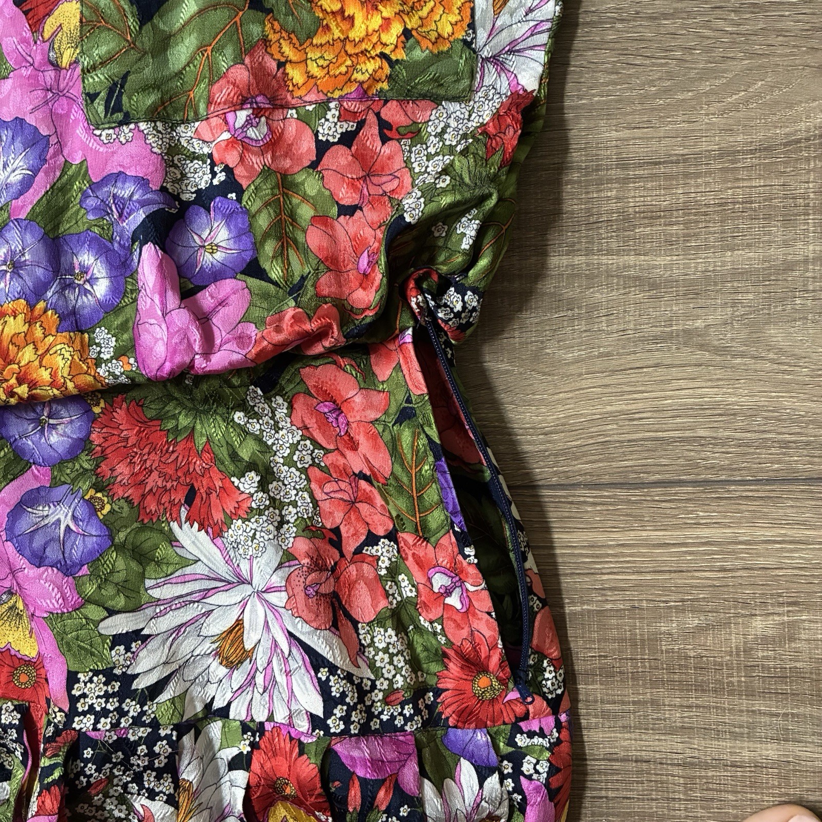 VTG Neiman Marcus 100% silk flowery maxi pleated dress, 6 runs small