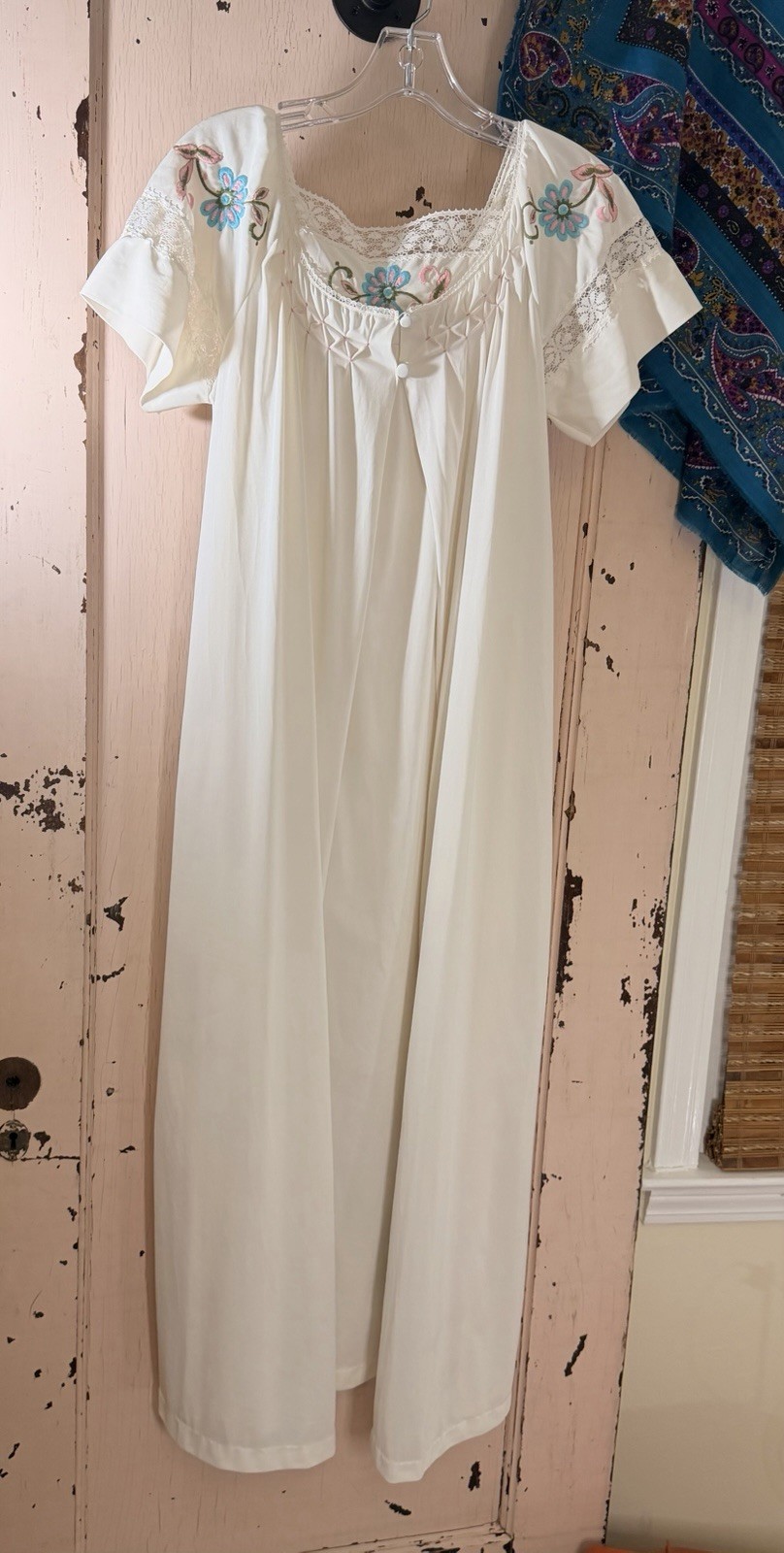 VTG Maxi Robe Nightgown Two Piece Set White Embroidery Lace Trimmed Boho Sm/Med