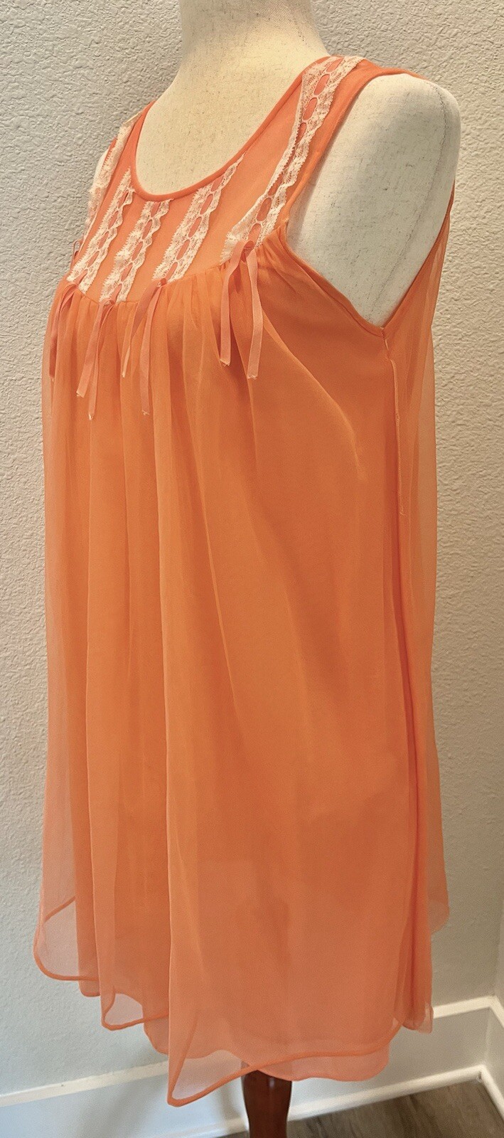 Vintage 1960s Lisette Babydoll Peignoir Set Coral w/ Cream Lace Vintage Sz Small