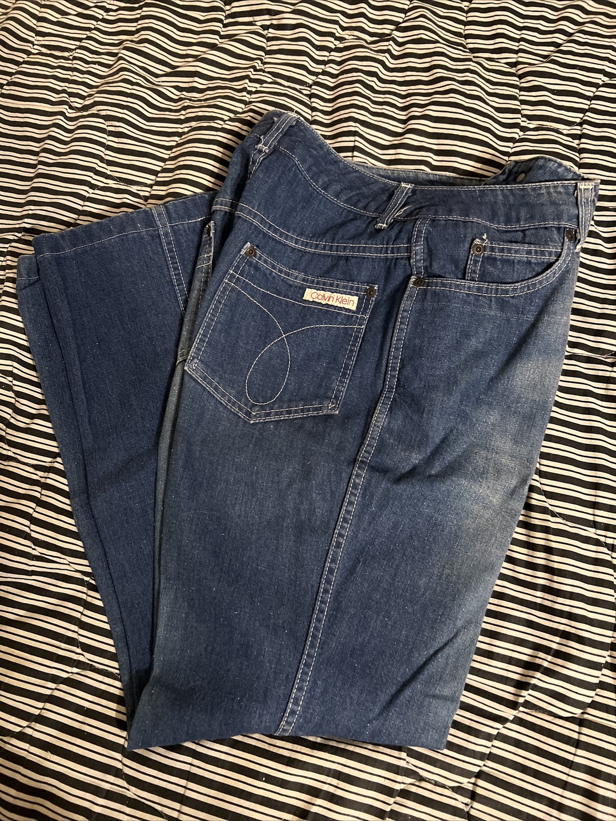 Vintage Calvin Klein 1970s Women’s Size 12 Distressed Blue Jeans 28 x 29 NICE
