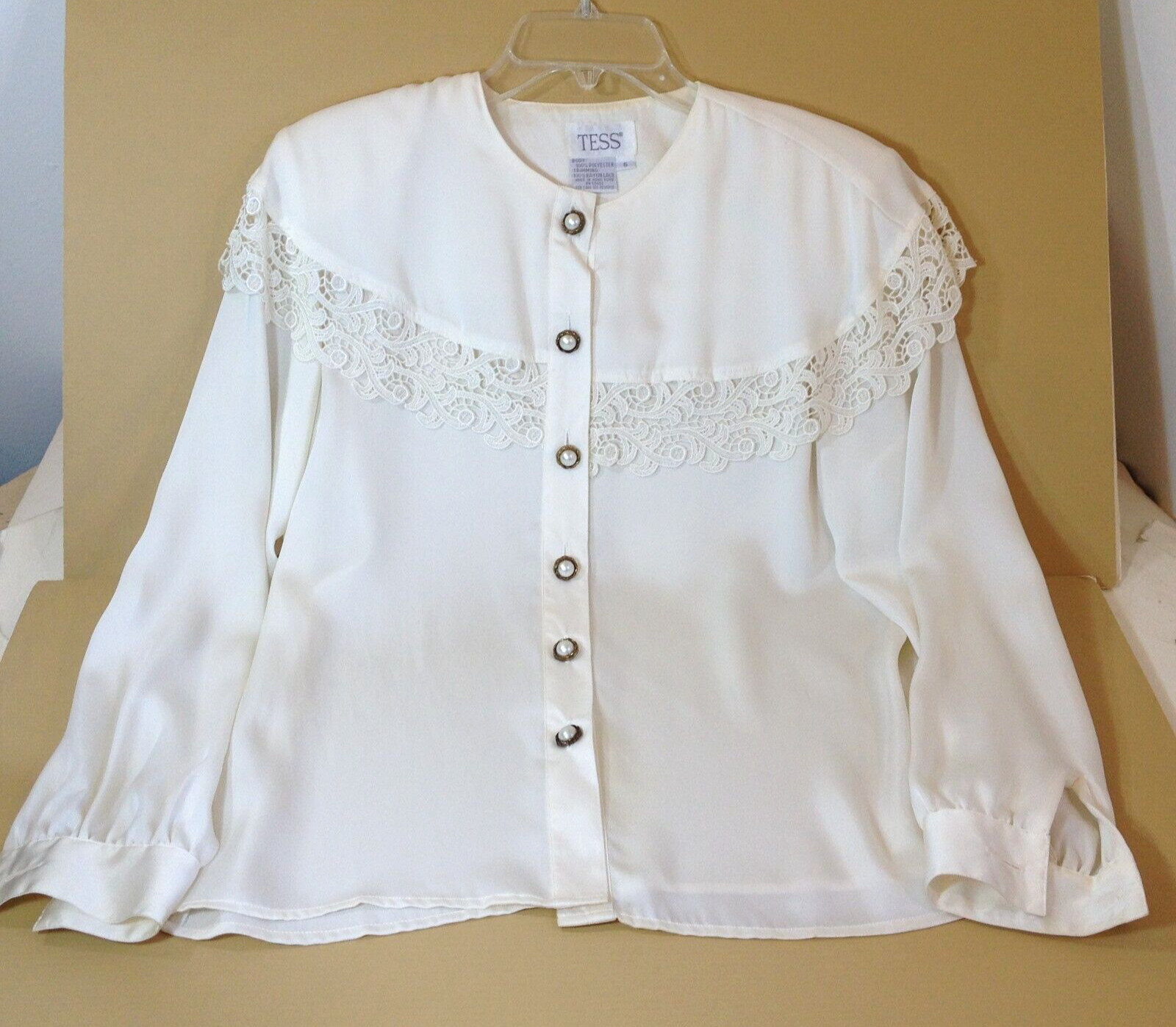 Vintage TESS Victorian Lace Silk Feel Blouse Size 6 Button Up Great Design