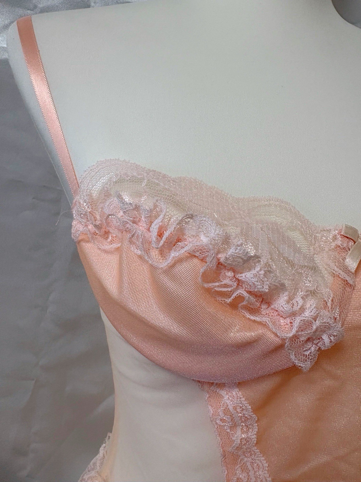 Vintage 1990s Frederick’s of Hollywood Cami Lace Lingerie Corset Top Salmon Pink