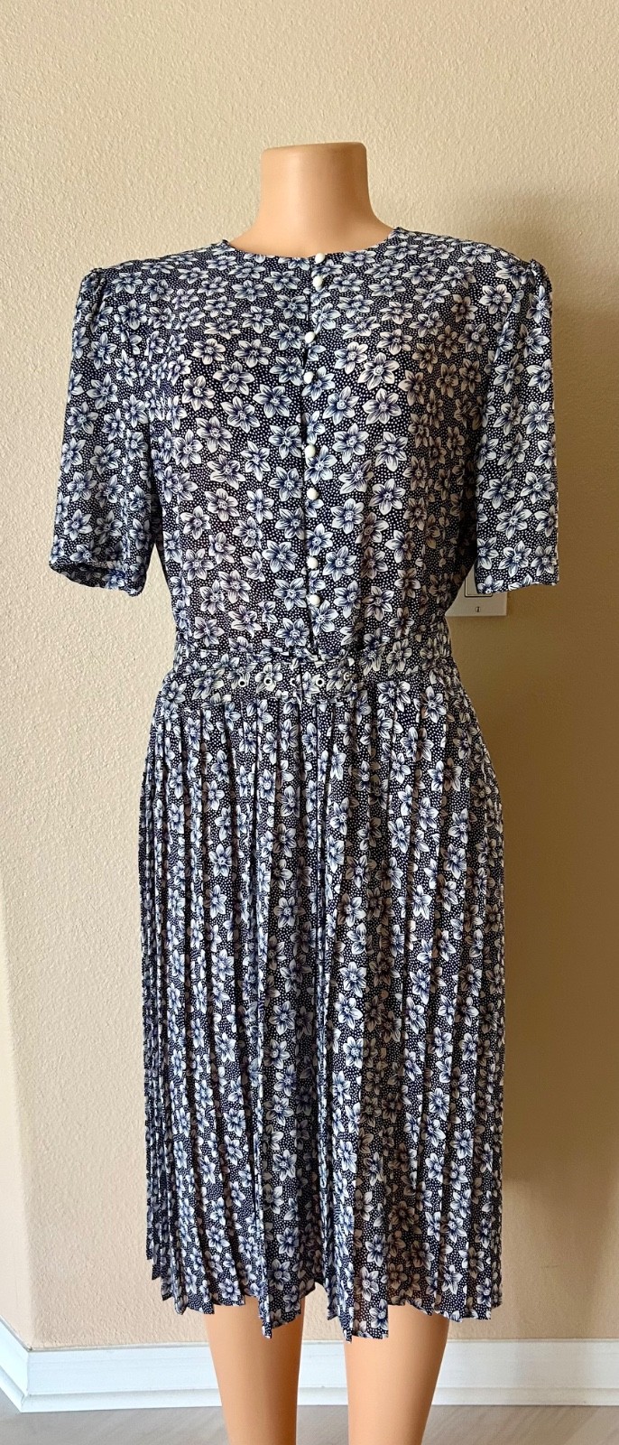 Vintage 80s-90s Leslie Fay Blue White Floral Print Pleated Belted Midi Dress L