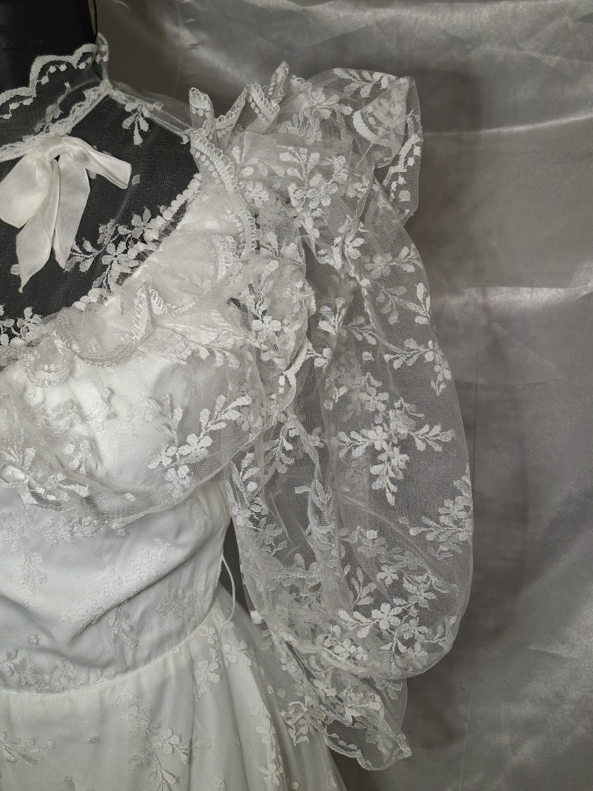 Vintage 80s PRONUPTIA Paris Lace Wedding Dress Puff Sleeve Bridal Gown XS/S