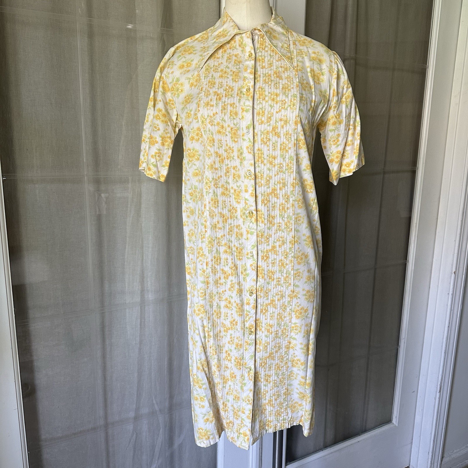 LADY BIRD Vtg Yellow Floral Dress Shirt Sheath Dainty