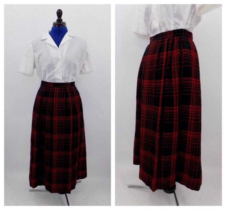 Vintage 1970s Does 1950s Black & Red Check/Plaid Wool A-Line Skirt W29