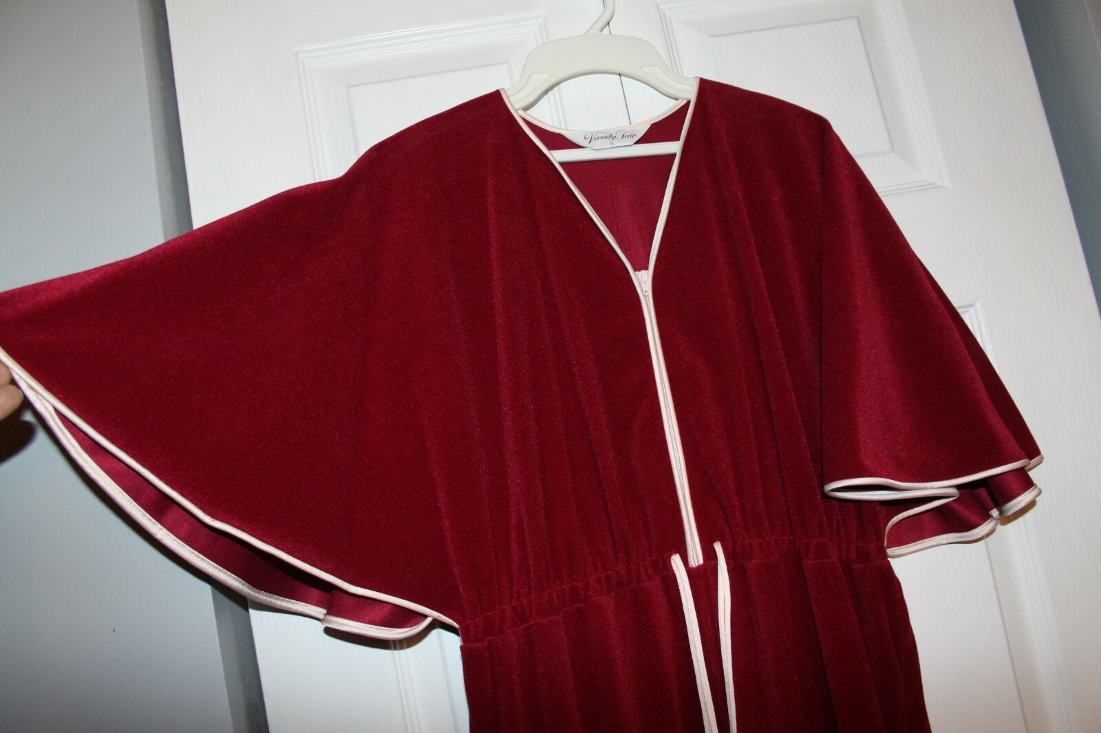 Vintage Vanity Fair Full Length Nightgown/Robe Size: Small, 55″ long