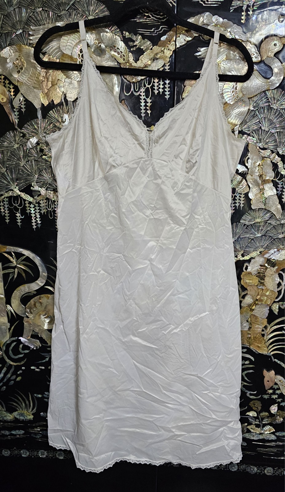 Vanity Fair Size 38 Beige/Creme Ivory Lace Short Slip Dress Nightgown Vintage