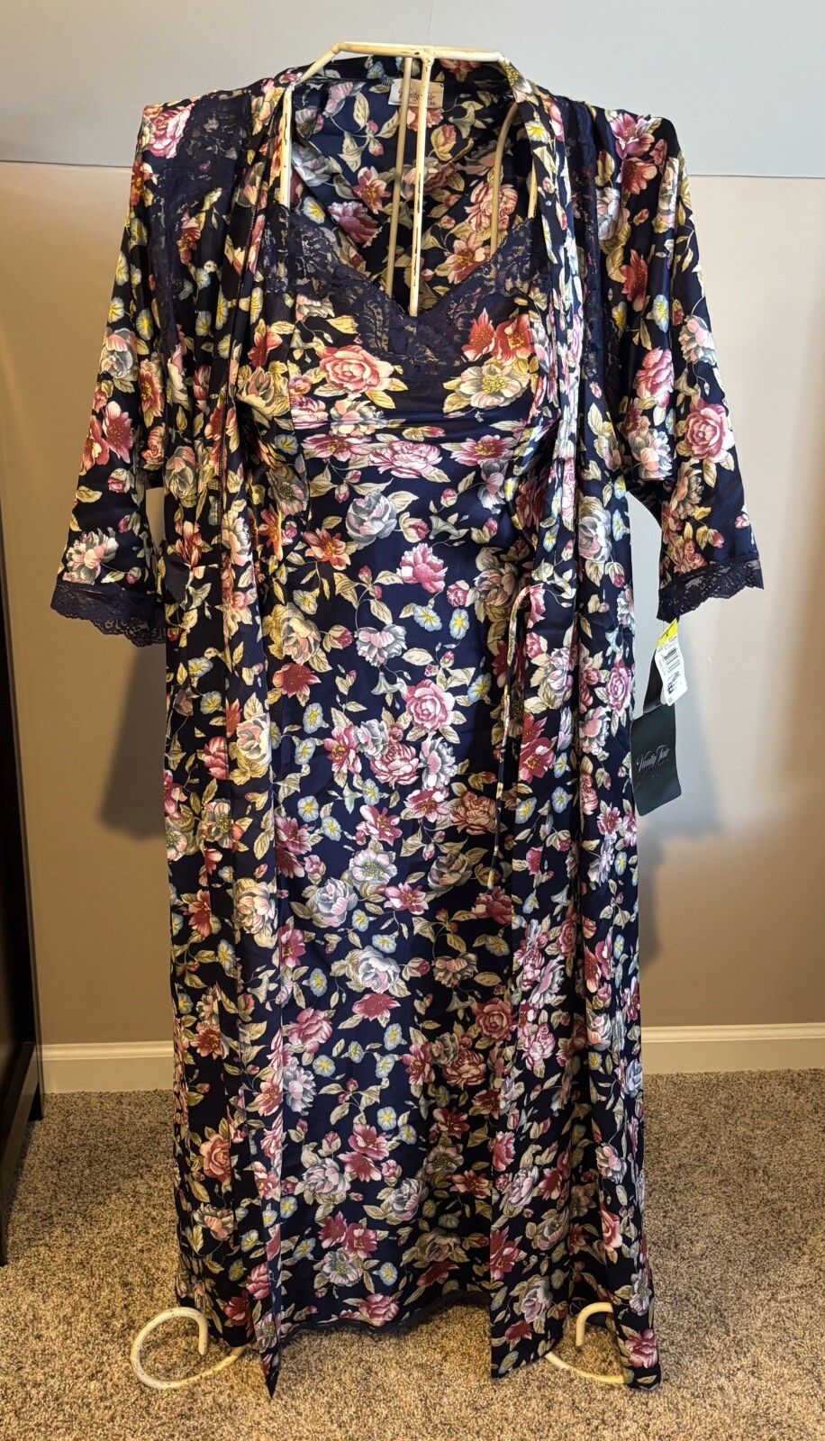 NWT Vintage Vanity Fair Satin Floral Wrap Peignoir Robe Gown Set Medium Magnolia