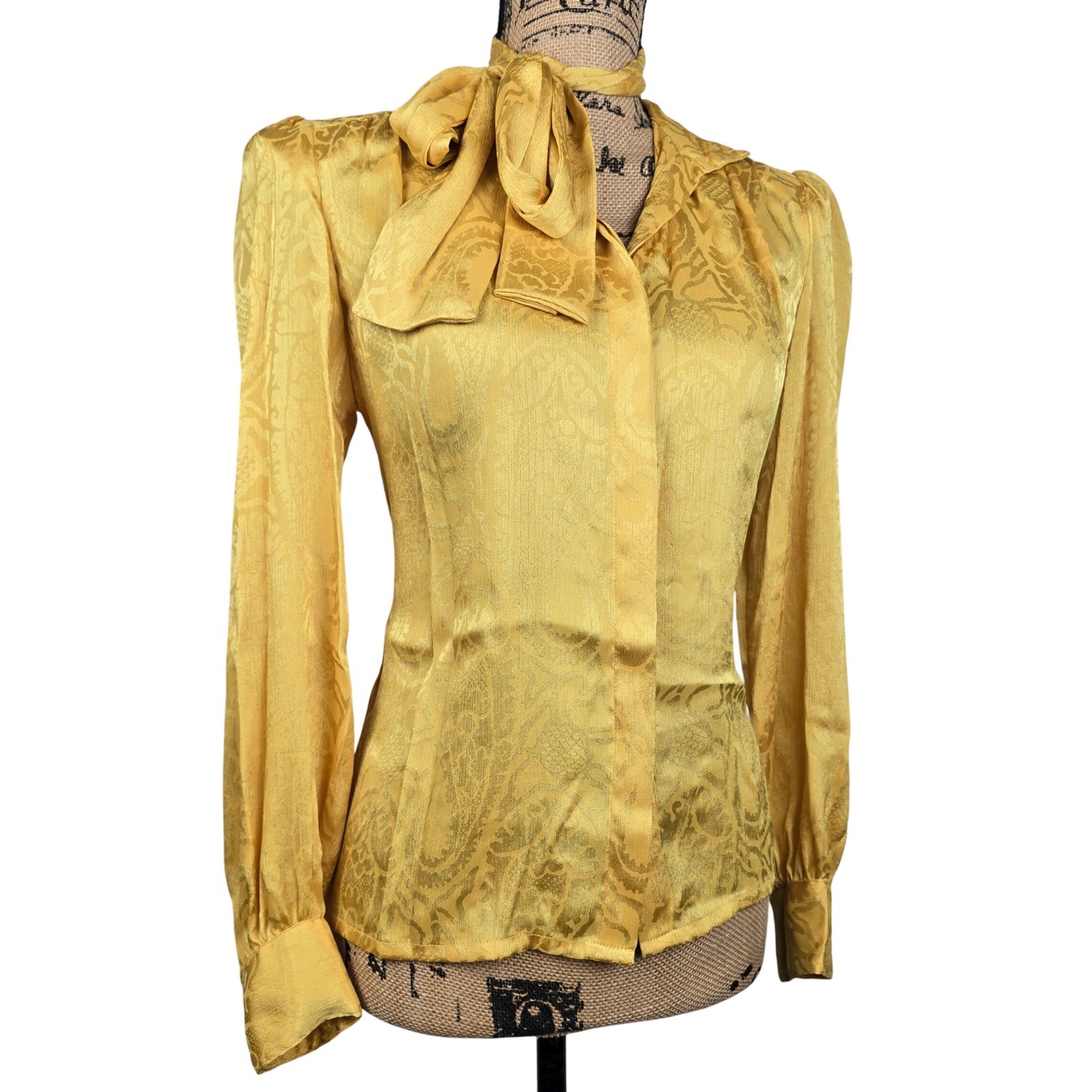 La Chine Classic Galinda Wang Vtg. Mustard Yellow Paisley Jacquard Bow Blouse 4