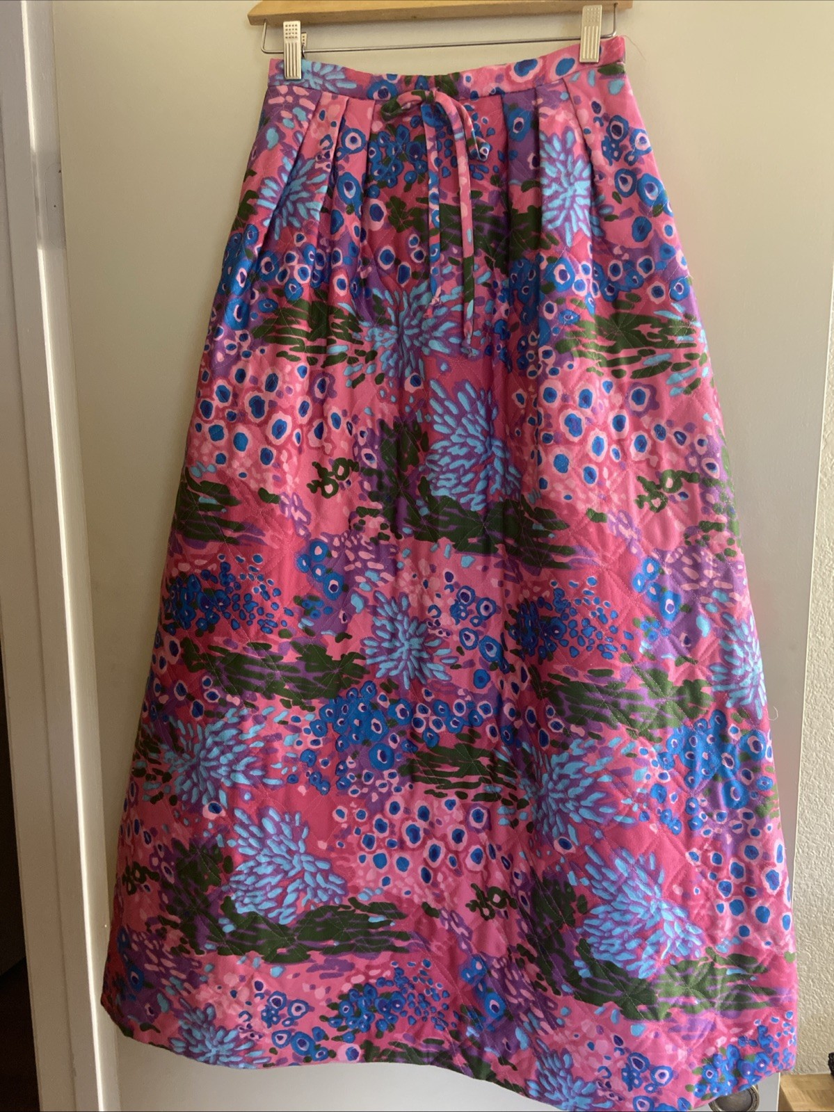 VINTAGE ALEX COLEMAN QUILTED MAXI SKIRT 26” Waist