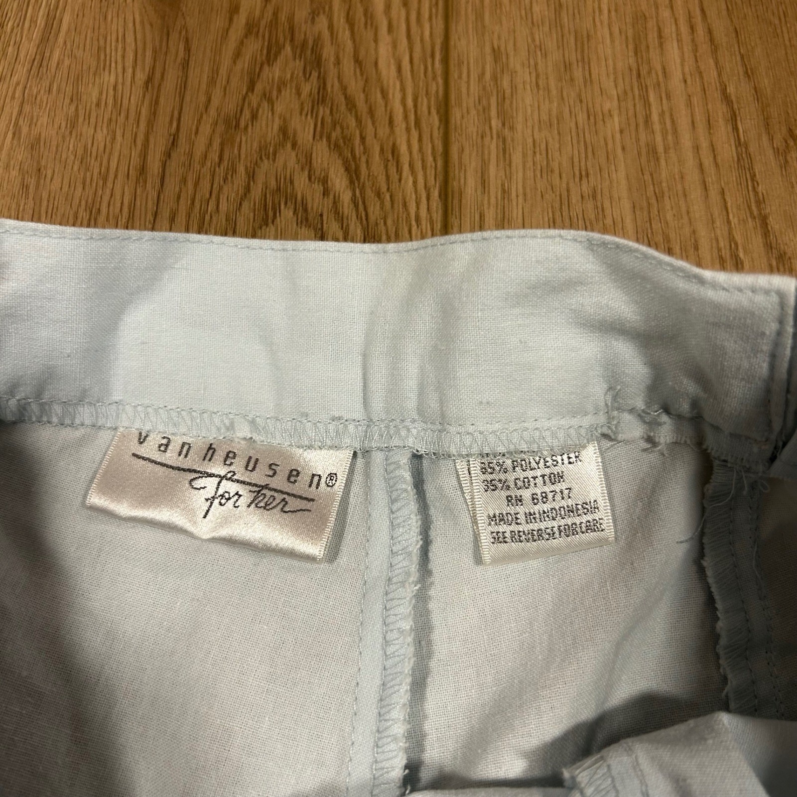 Vintage Van Heusen For Her Light Blue High Waisted Elastic Back Shorts Women 28″