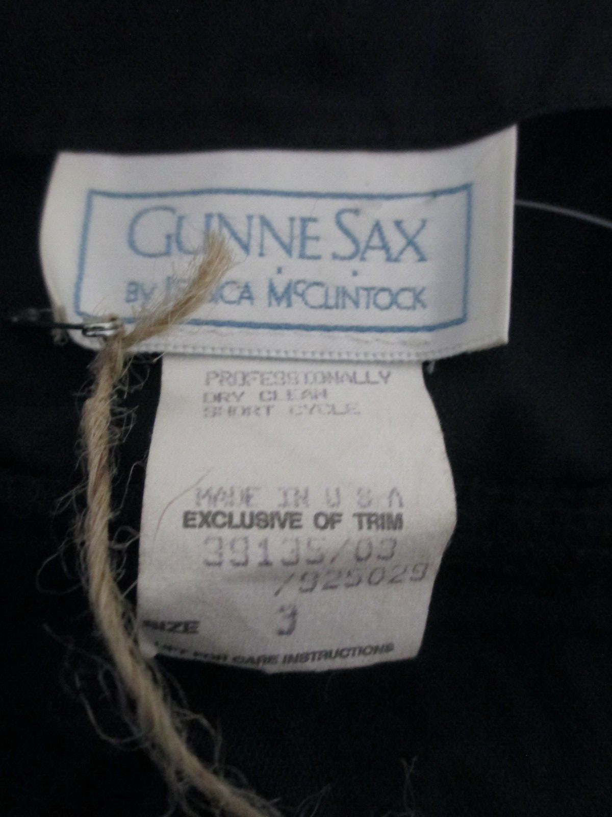 VINTAGE GUNNE SAX 🌸 3 / 32″ BUST/ 23″ WAIST=VELVET BODICE / SATIN SKIRT DRESS