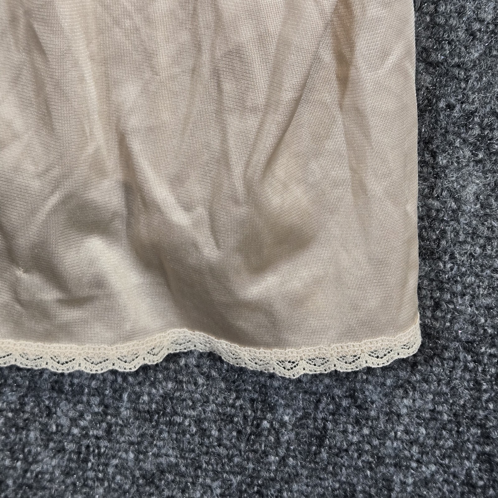 Vtg Y2k Vanity Fair Sexy Beige Satin Floral Lace Camisole Top Sz 40 Romantic