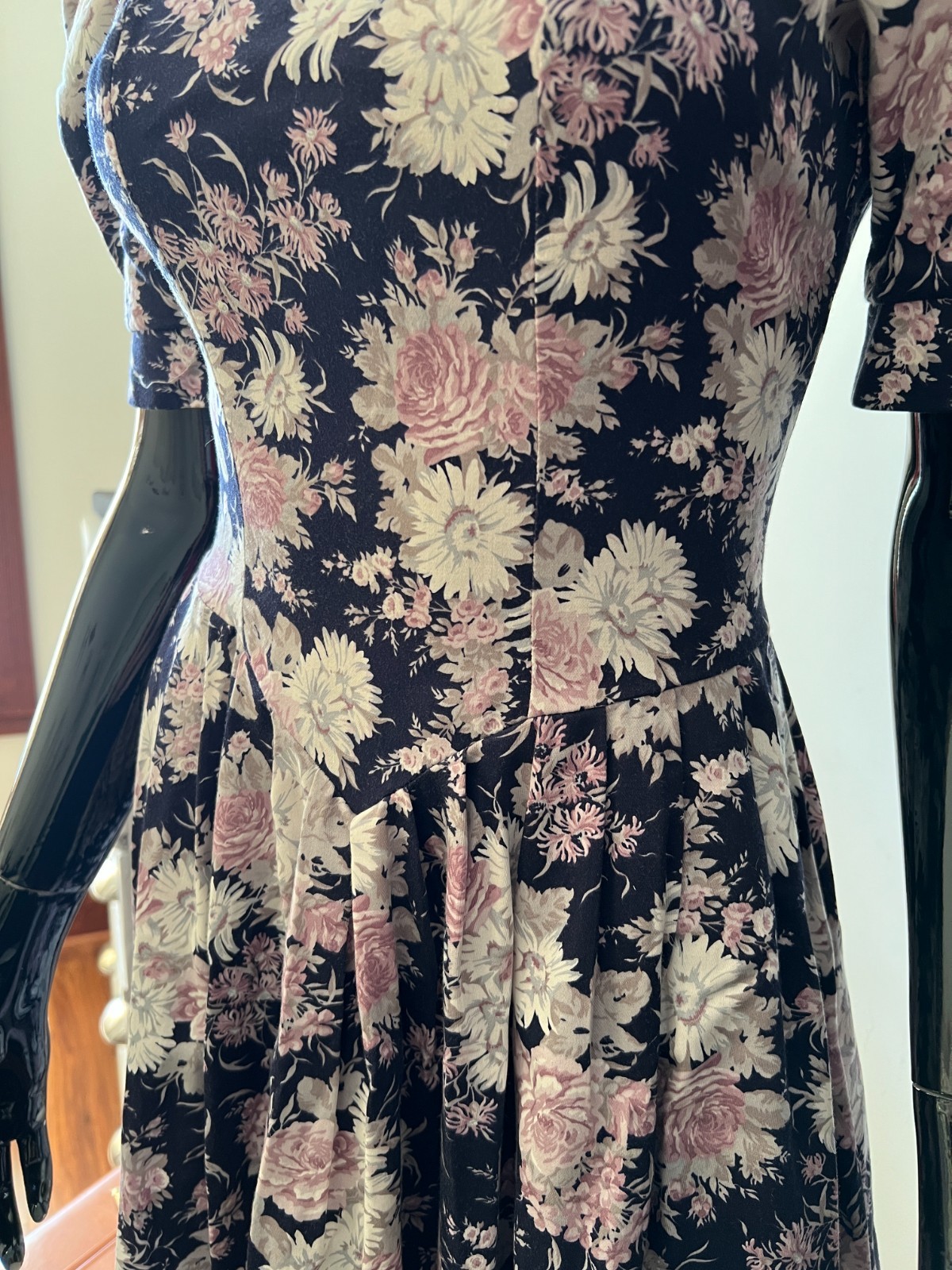 Vtg 80’s LAURA ASHLEY Floral Sweetheart Neckline Garden Tea Dress XS Navy/Pink