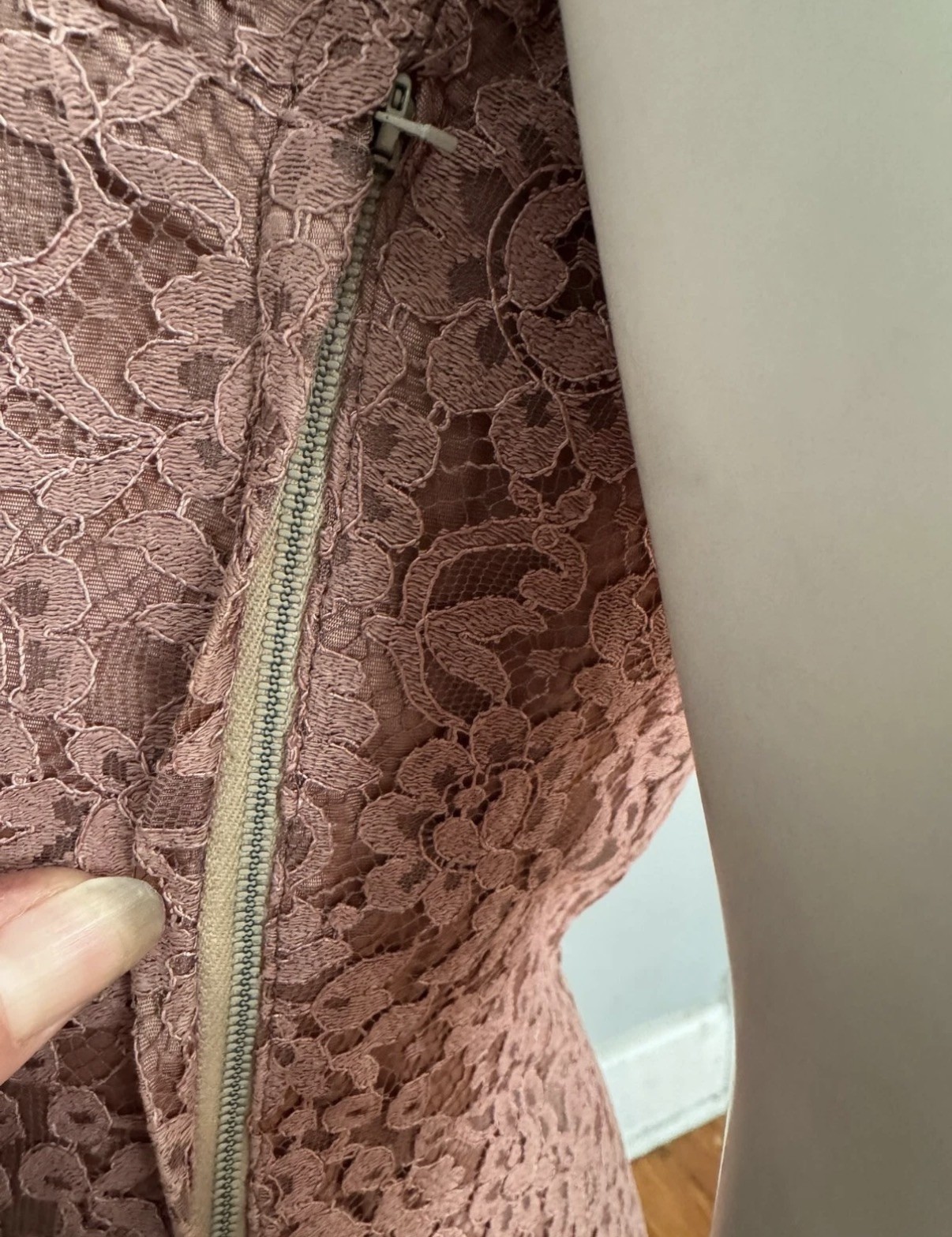 Vintage 50s 60s Mauve Pink Lace Wiggle Sheath Cocktail Dress S