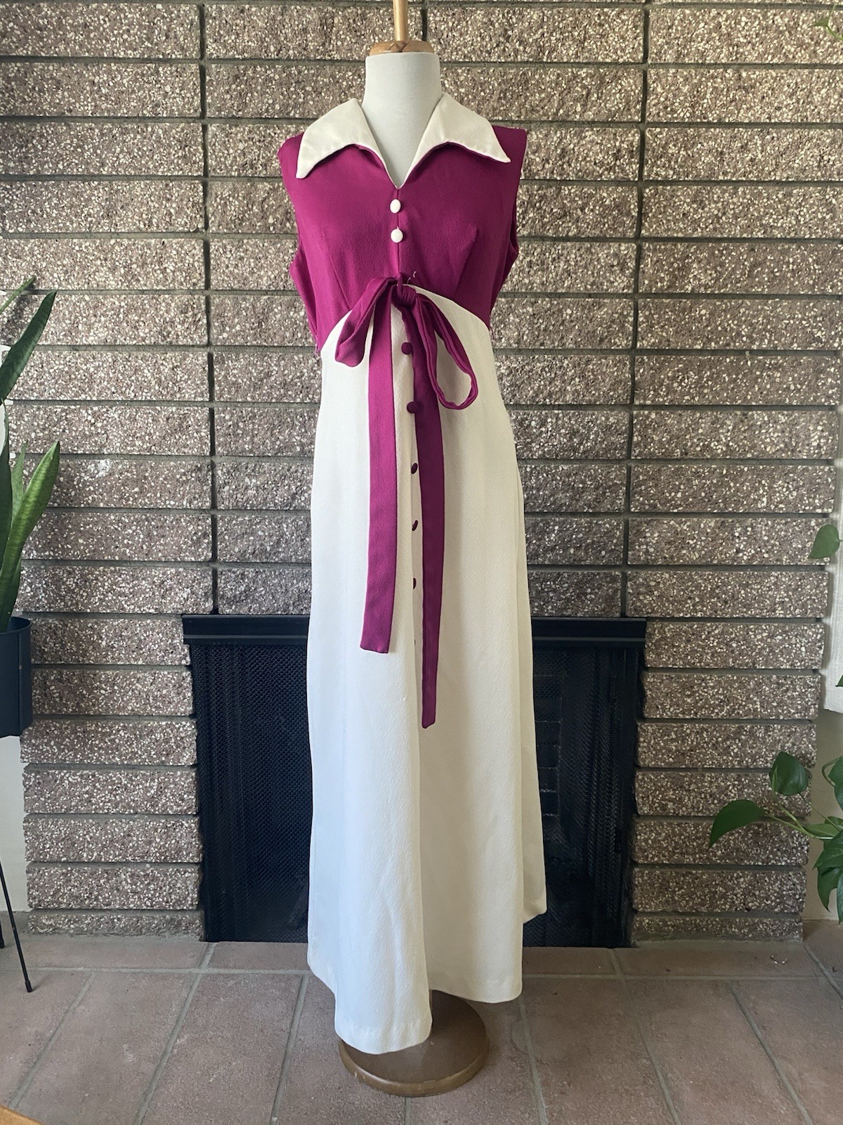 Vintage 1970s Mod Maxi Dress Plum Ivory Polyester Size Small Sleeveless Collar