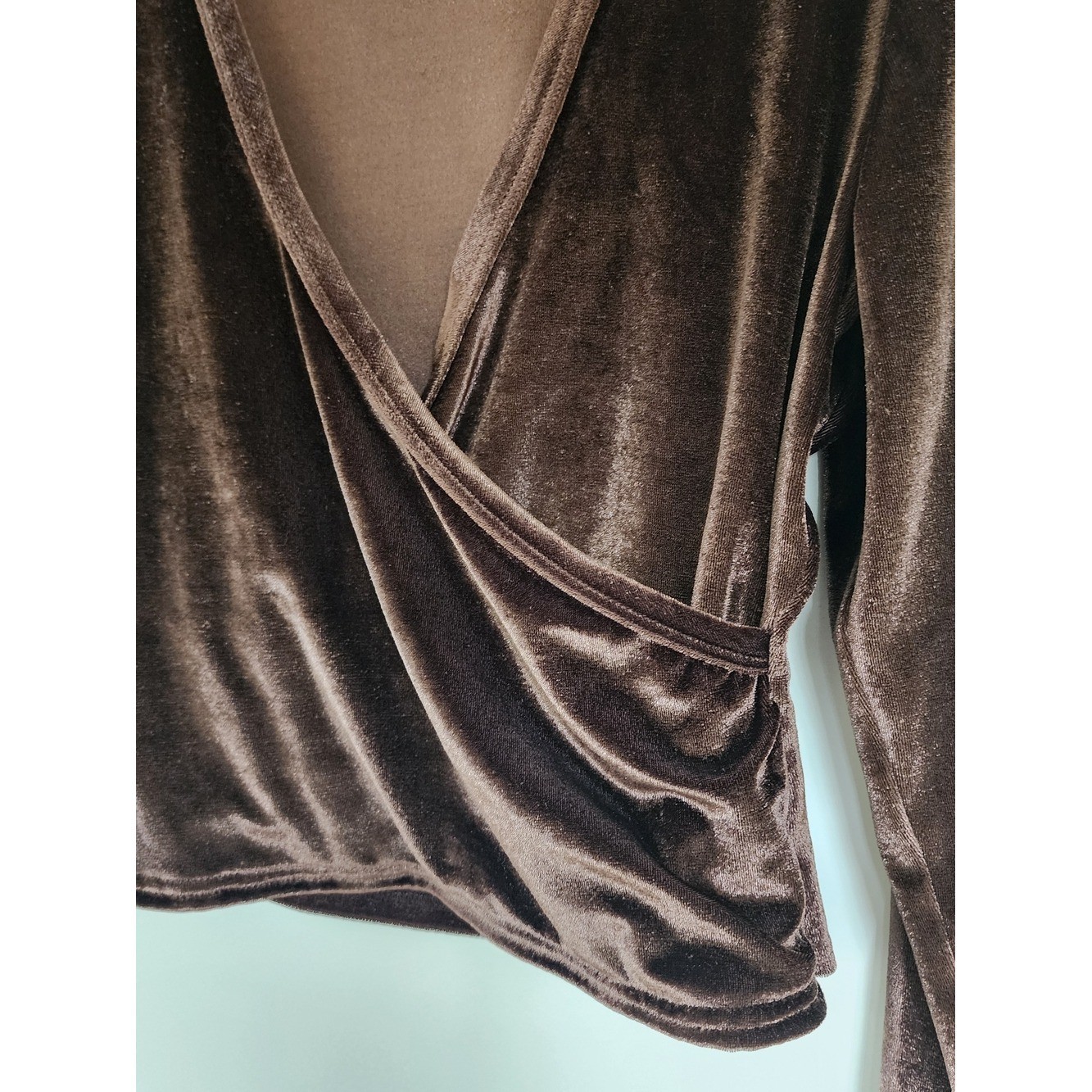 Vintage PASHU Long Sleeve Women Medium Brown Velvet Wrap Top Elegant Casual Luxe