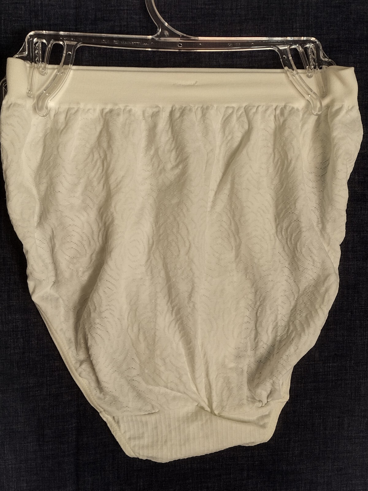 Vintage Barely There Style 2503 Solid White Swirl Print Womens Size 8/9 Panties