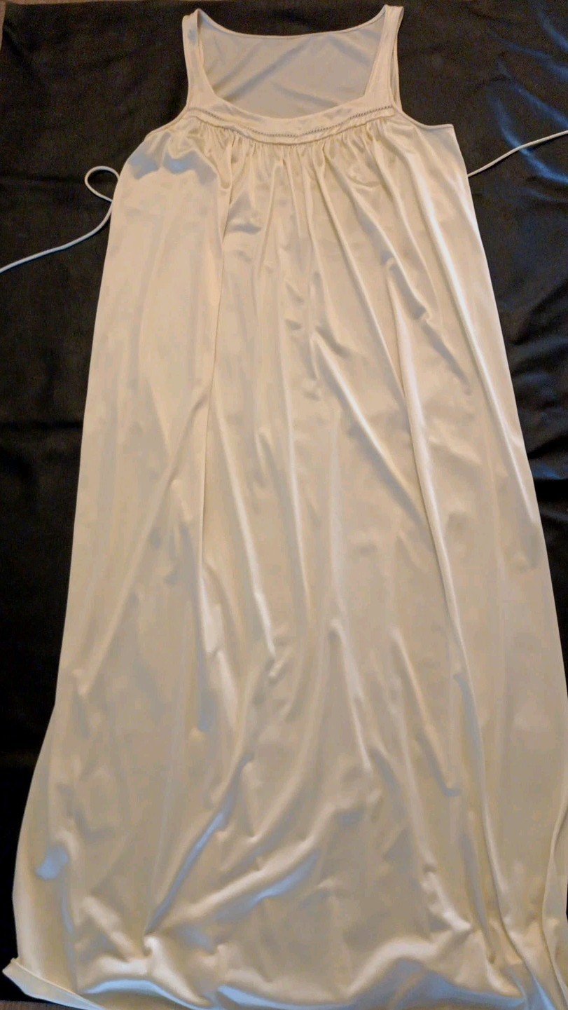 Vtg JC Penney Long Glamorous Cream Yellow Nylon Night Gown Sleeveless Dress