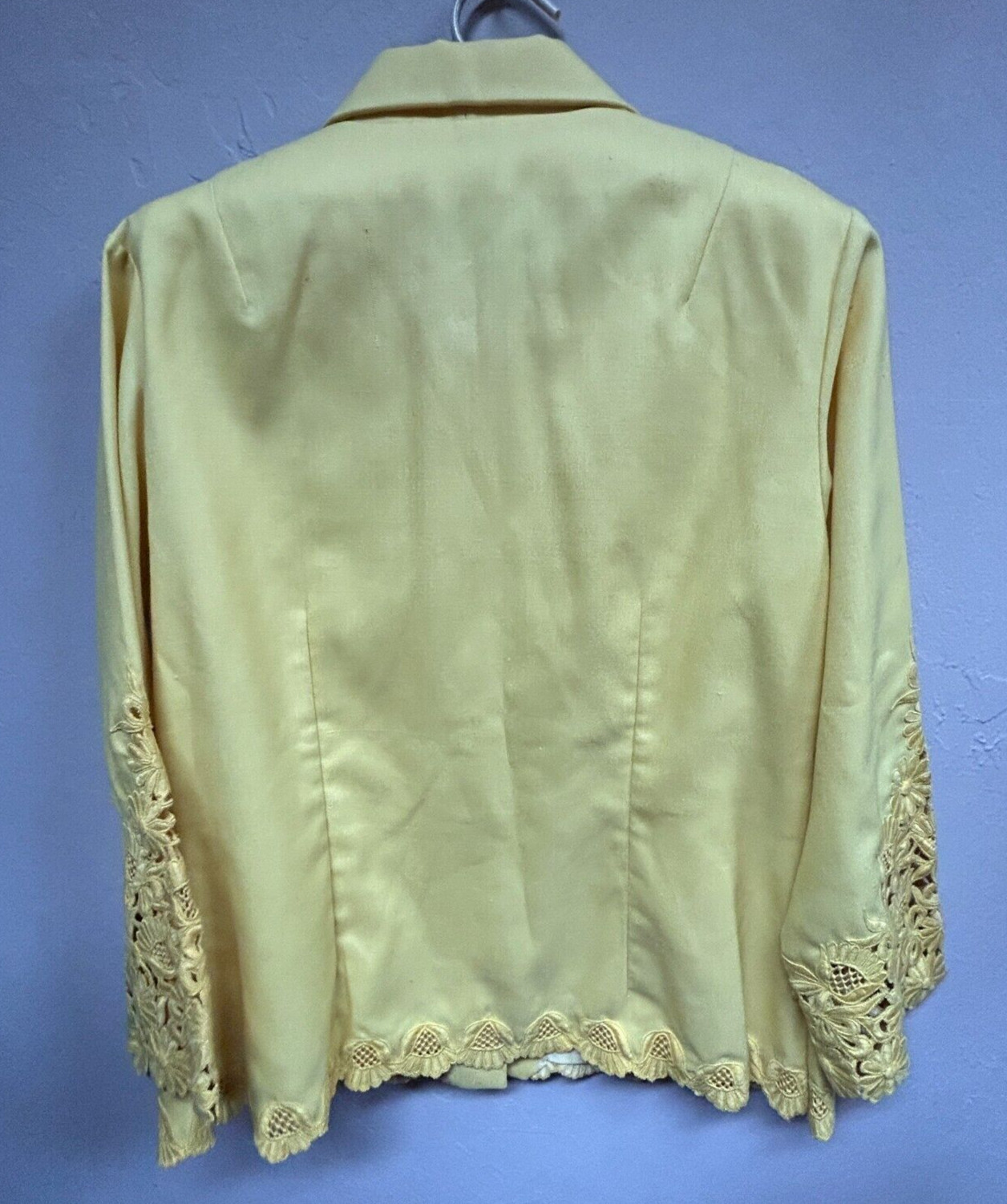 Vintage Magnin’s Julia Ahorro Womens Top Grandmacore Floral Yellow Blouse Shirt