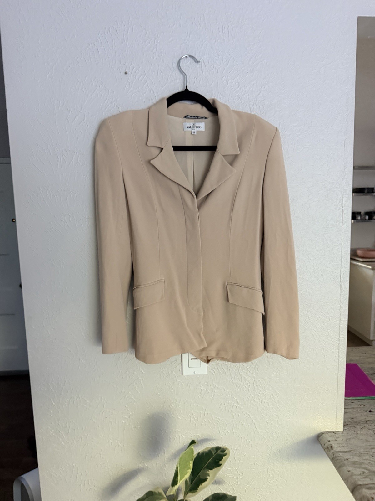 Vintage 80s Valentino Nude Tan silk classic shoulder pads blazer jacket 38
