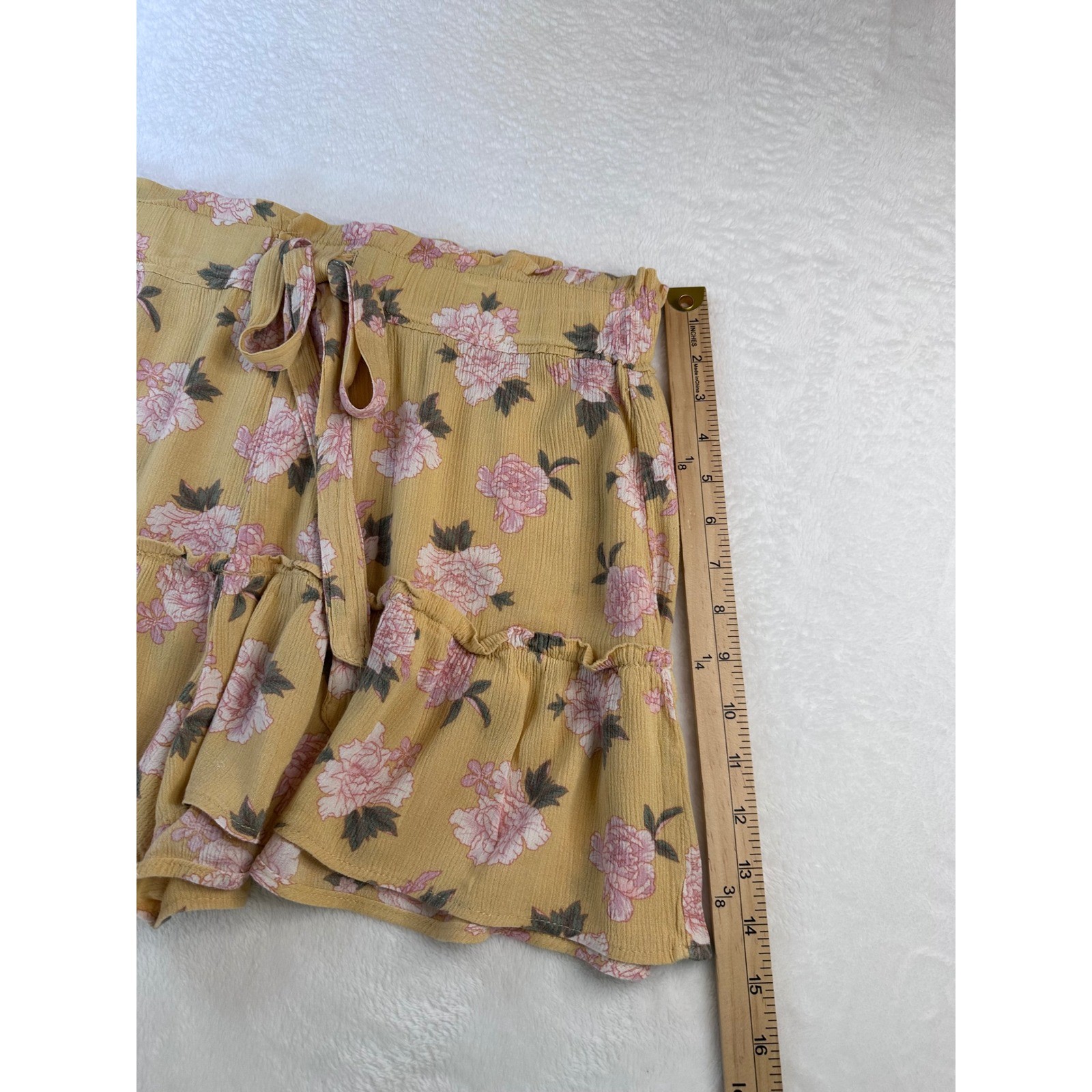 Vanilla Star Yellow Floral Ruffle Shorts XL Pink Roses Elastic Waist Rayon Crepe