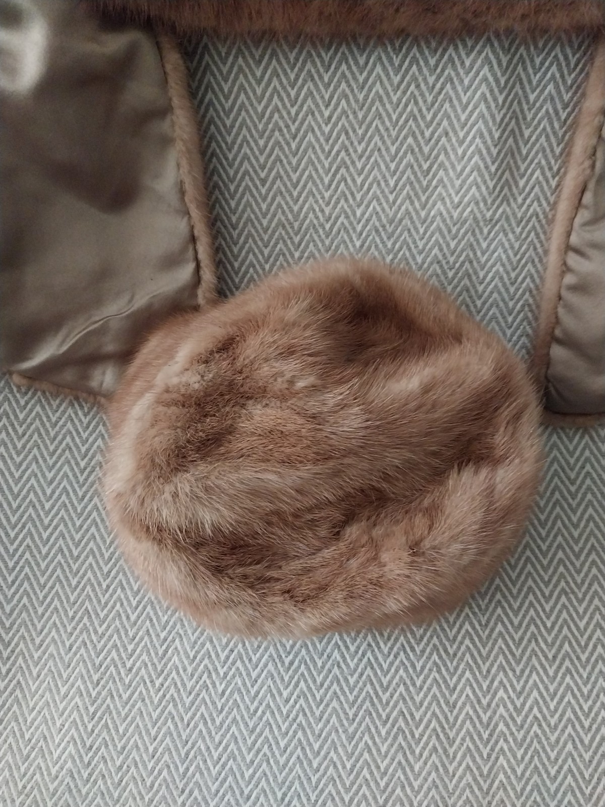 Vintage Miller’s French Room Knoxville Fur Shole Cape Wrap Matching Hat Pockets