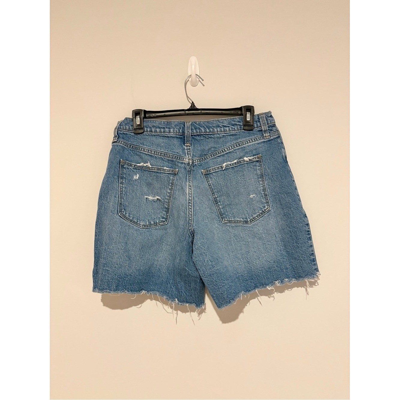 Universal Thread Vintage Bermuda distressed denim shorts light wash size 10/30R