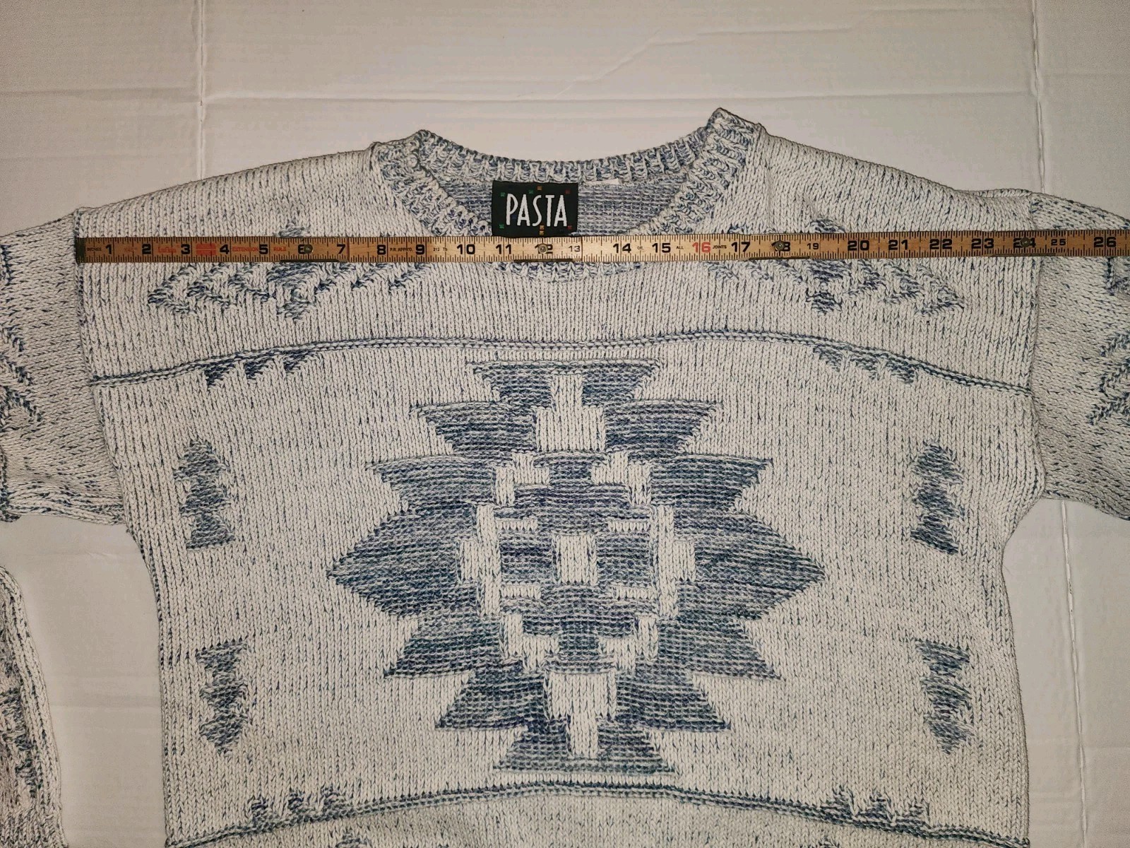 womens vintage 80’s pullover sweaters Size Medium By Pasta Gray And Blue Aztec