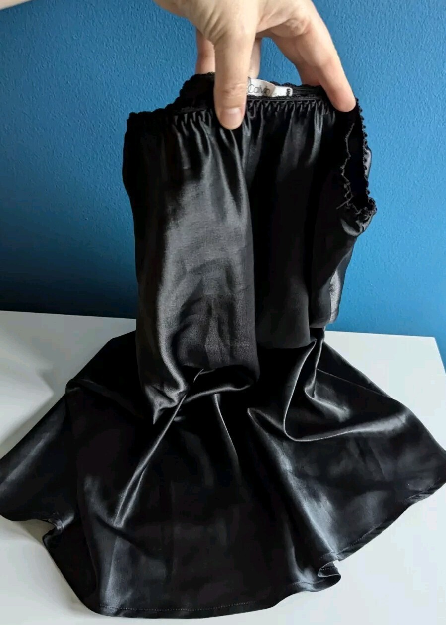 Vintage Calvin Klein Satin Nylon Slip Sz Medium USA MADE 100% Polyester Shiny