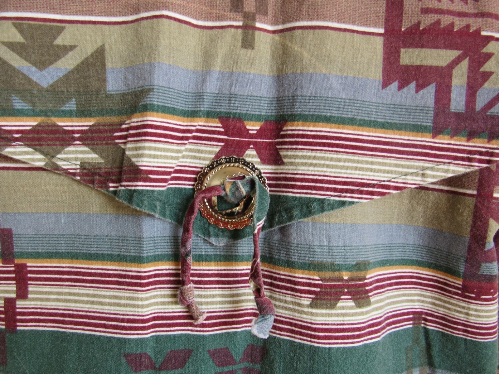 Vint Women’s L Roper Western Southwest Aztec Button up Medalion Shirt USA Cowboy