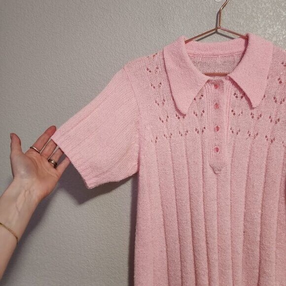 VINTAGE 70’s bubblegum pink acrylic knit pointed collar short sleeve sweater top