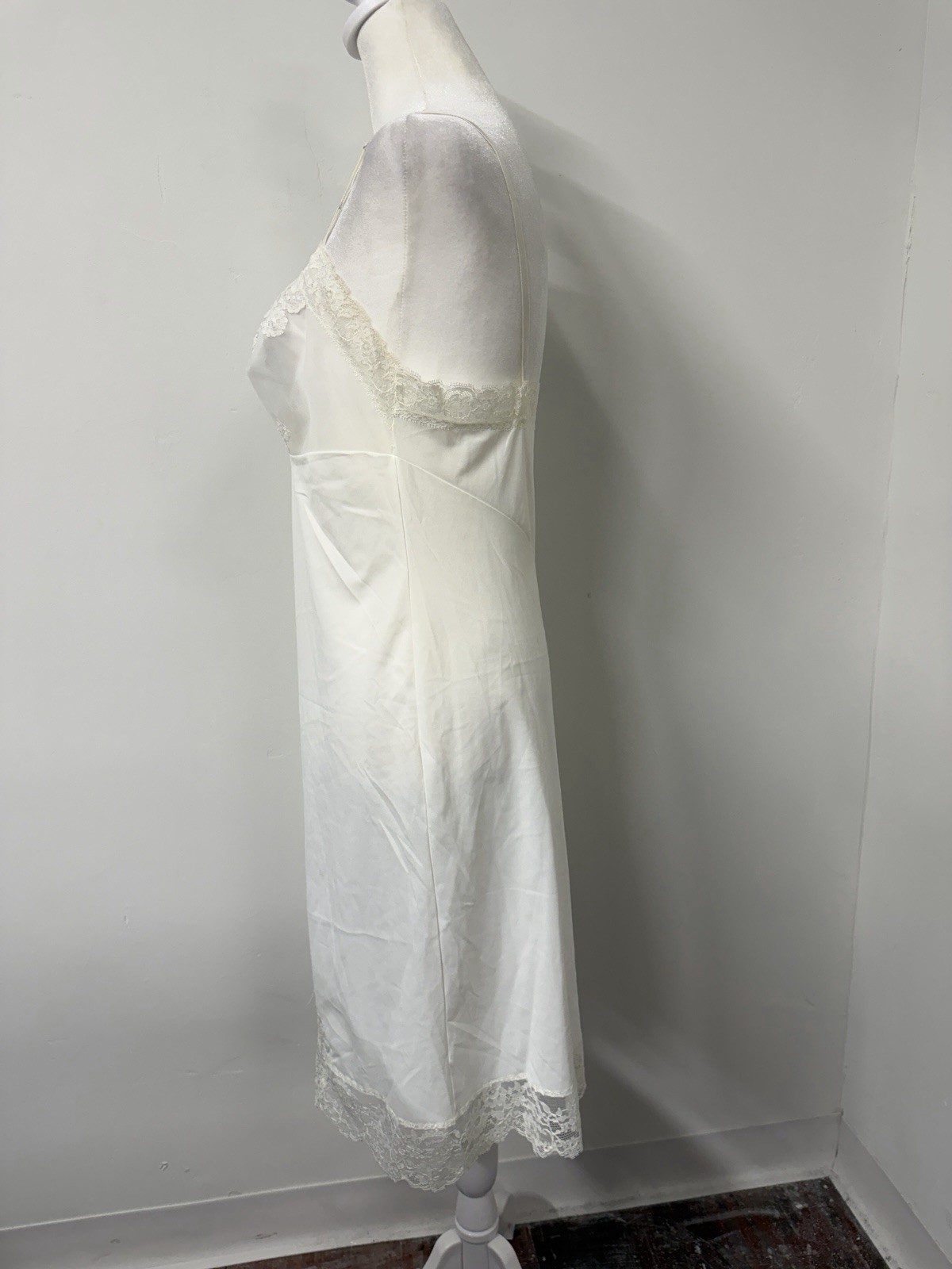 Vtg VAN RAALTE Small Off White Slip Dress Lace Cami Top Silky Nightgown Satin