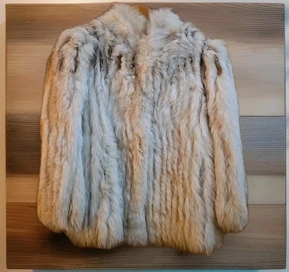 Vintage Saga Fox Fur Jacket. Size L