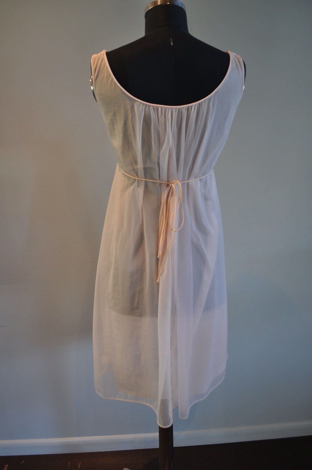 Vintage Vanity Fair 2 piece Peignoir Set Sz 32 Pink Double Layer Chiffon