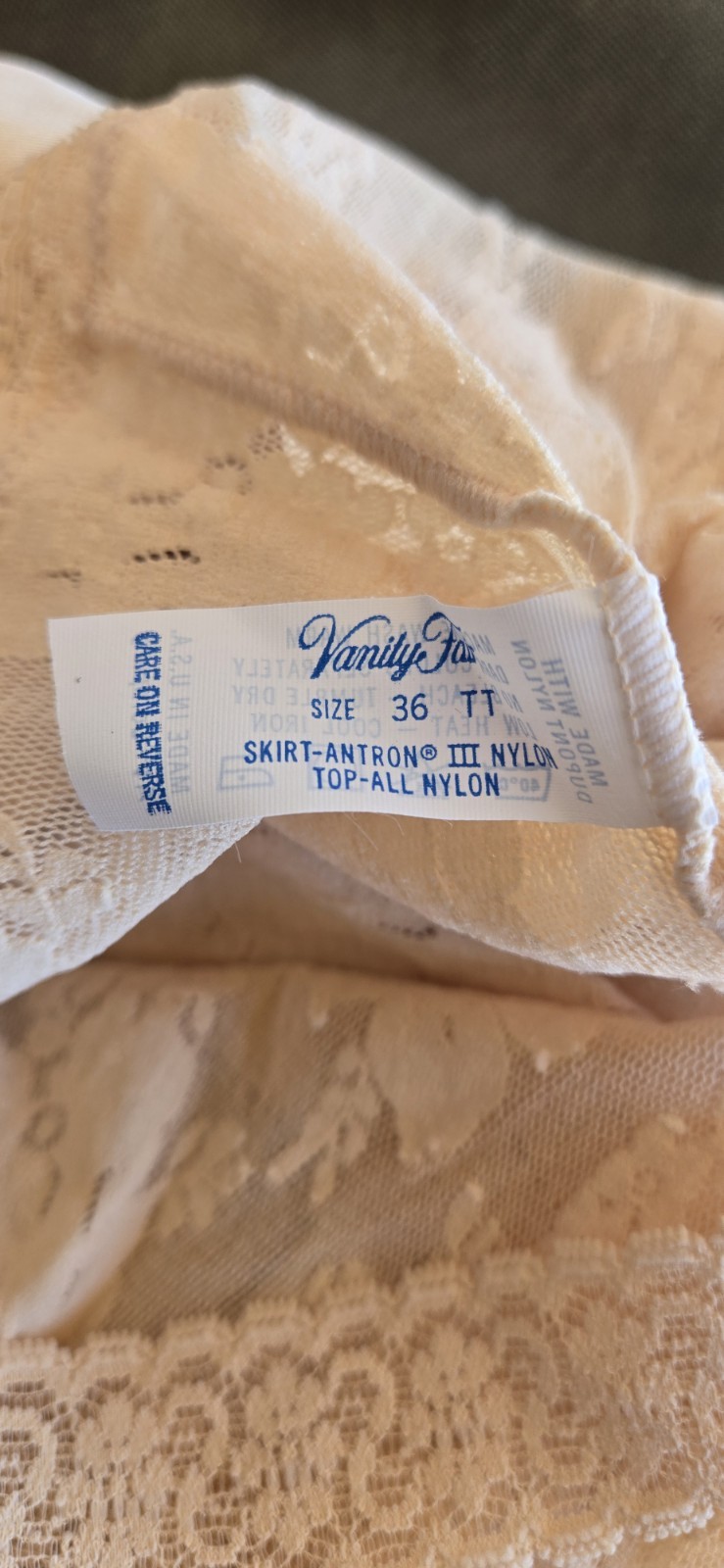 1960s VANITY FAIR Beige Stretch Bodice Nylon Dress Slip With Lace Trim Size 36